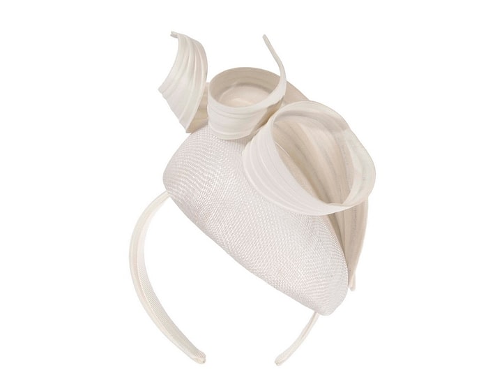 Bespoke white racing fascinator by Fillies Collection - Image 6