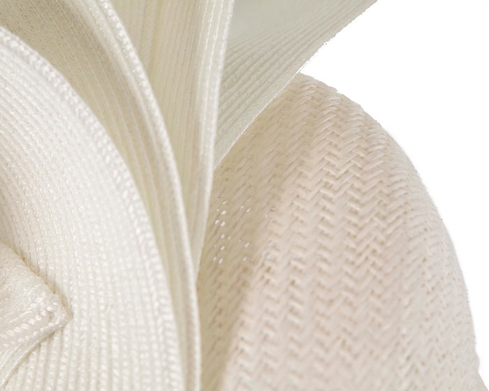 White racing pillbox fascinator by Fillies Collection - Image 5
