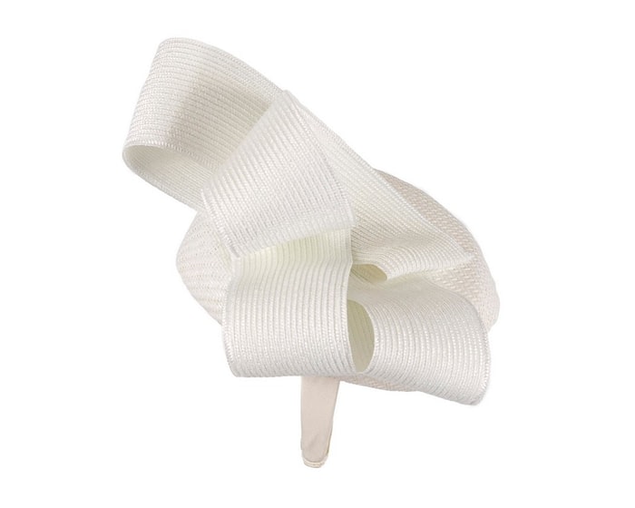 White racing pillbox fascinator by Fillies Collection - Image 4