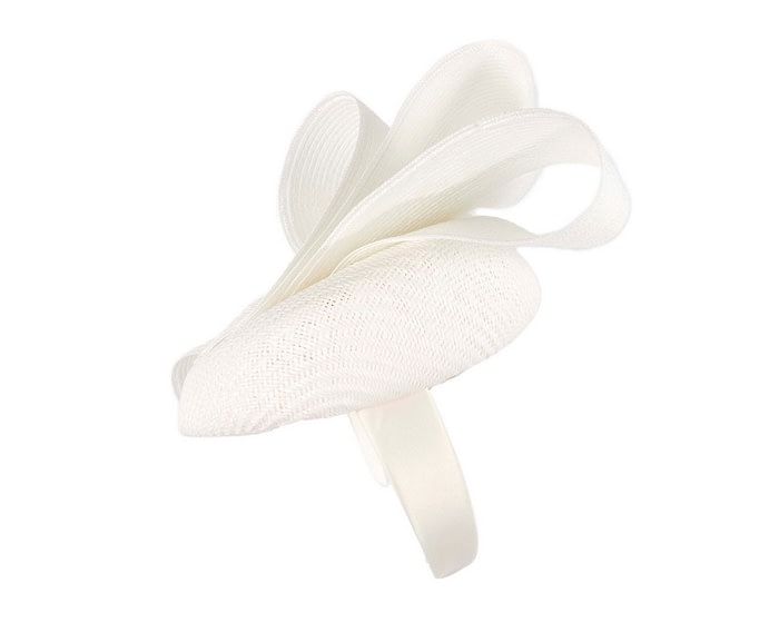 White racing pillbox fascinator by Fillies Collection - Image 3