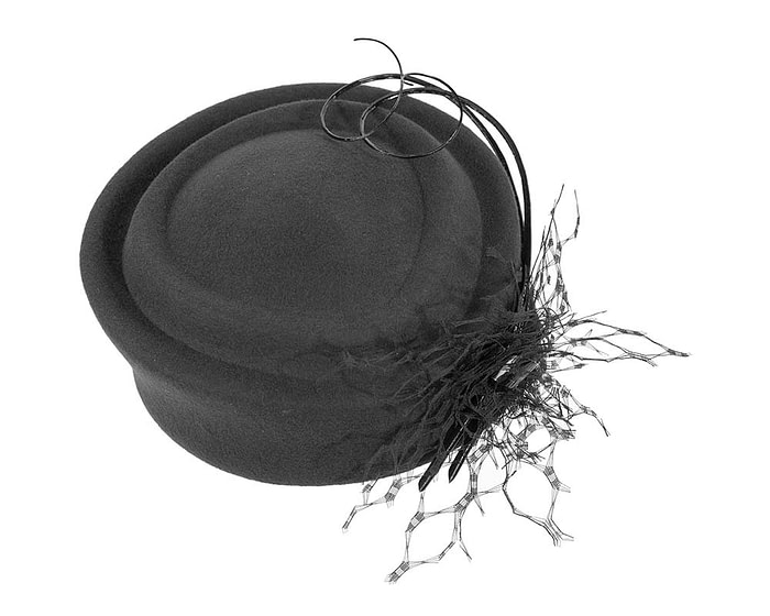 Black felt beret hat with feather by Fillies Collection - Image 3