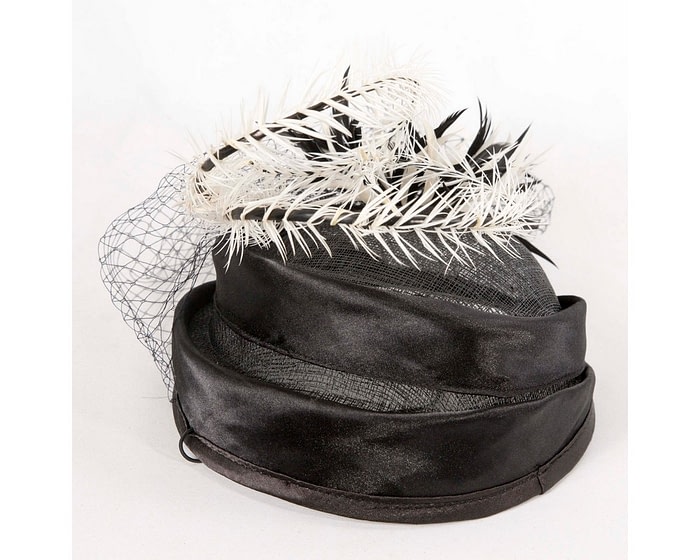 Black & white pillbox with face veil - Image 3