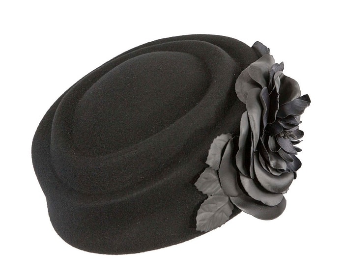 Black winter fashion beret by Fillies Collection - Image 2