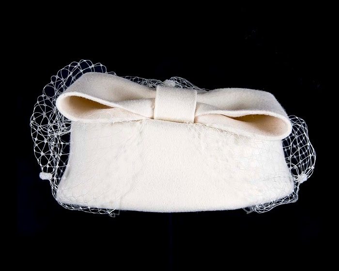 Fascinators Online - Large cream felt beret hat with veil