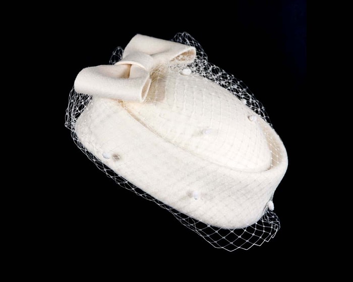 Large cream felt beret hat with veil - Image 2