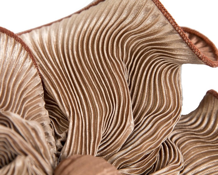 Exclusive nude fascinator by Max Alexander - Image 3