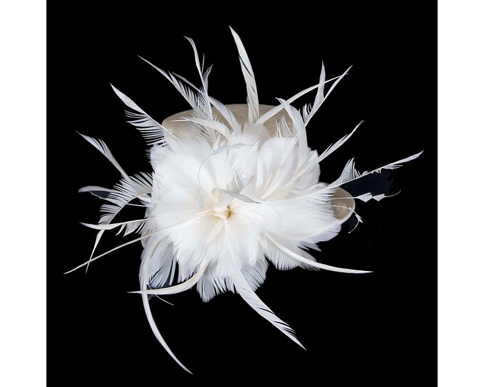 Cream top hat fascinator - Image 4