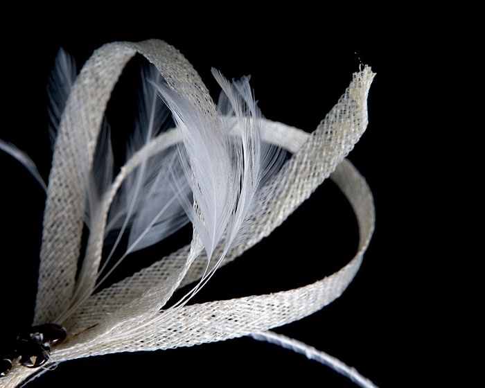 Cream sinamay fascinator - Image 3