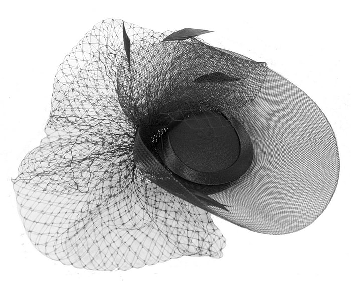 Black custom made cocktail hat - Image 3