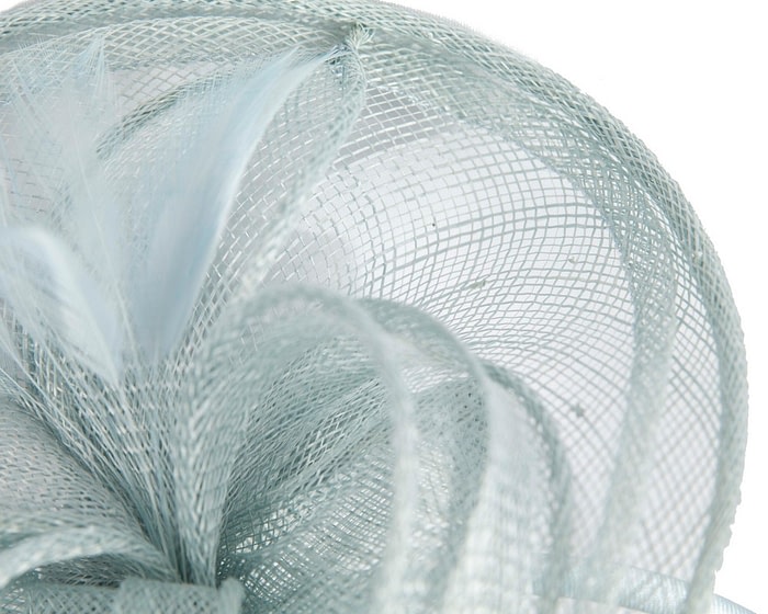 Max Alexander Chic Light Blue Sinamay Flower Fascinator - Image 3