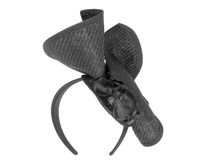 Black fascinator with orchid by Fillies Collection - Image 6