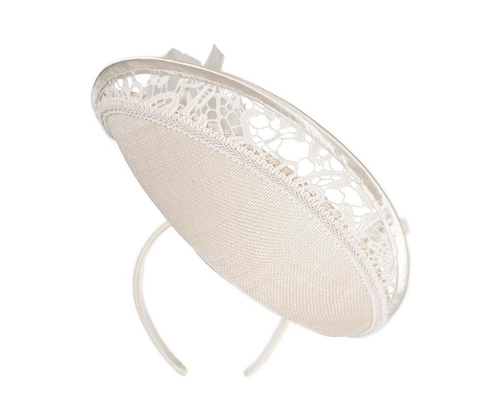 Cream sinamay & lace fascinator by Fillies Collection - Image 6