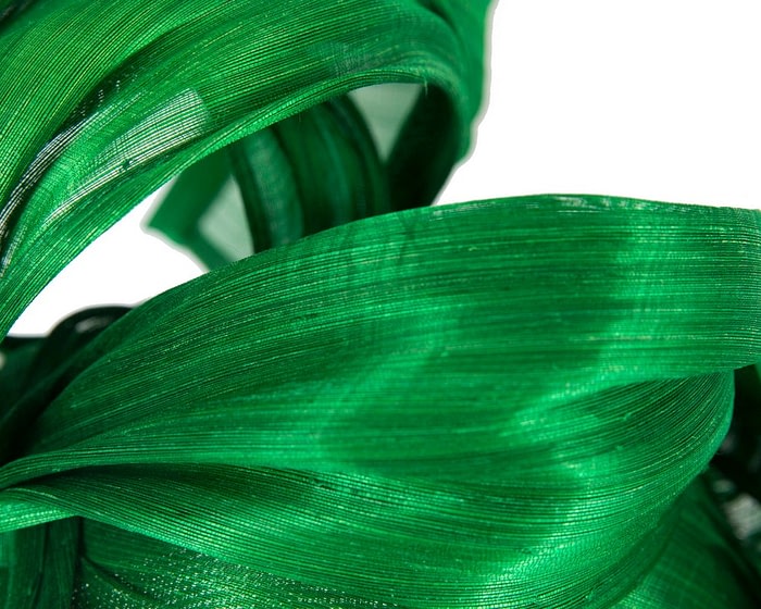 Green silk abaca racing fascinator by Fillies Collection - Image 5