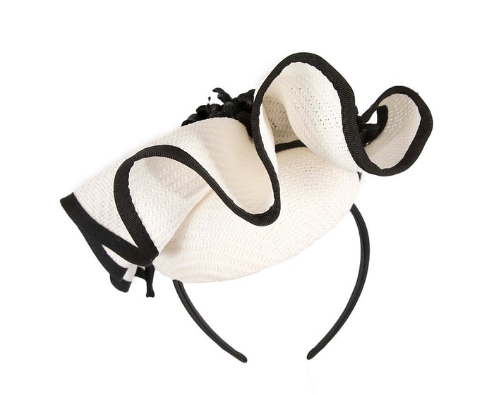 Bespoke white & black racing fascinator by Fillies Collection - Image 6