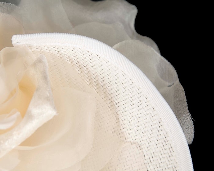 White flower fascinator by Fillies Collection - Image 5