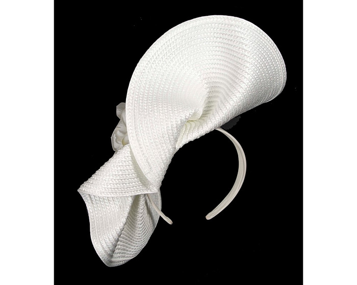 Astonishing white fascinator with orchids by Fillies Collection - Image 4