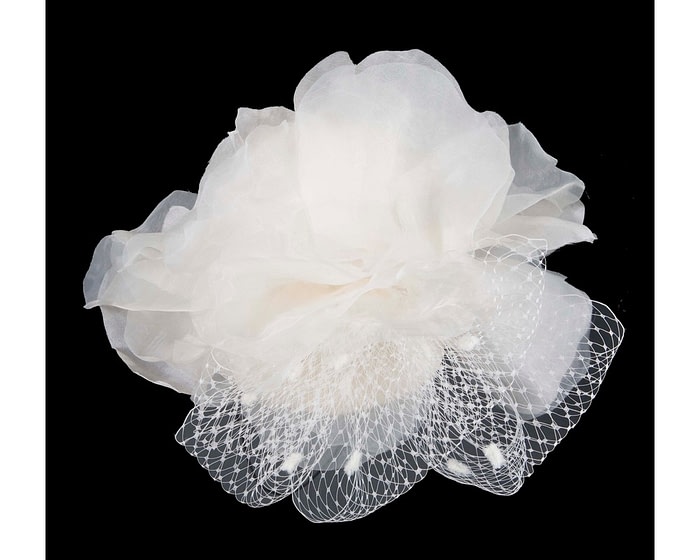 Stunning Cream Flower Fascinator by Fillies Collection - Image 6