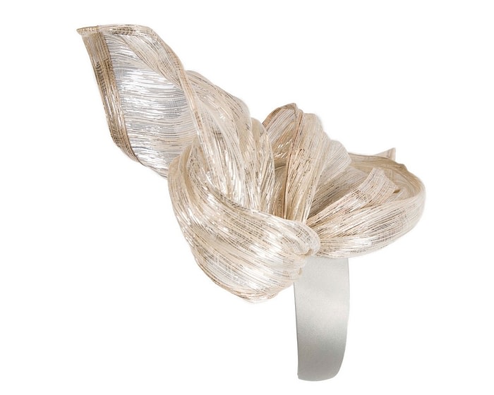 Silver silk abaca racing fascinator by Fillies Collection - Image 4