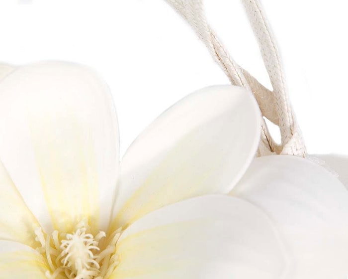 Exclusive cream flower fascinator by Fillies Collection - Image 3