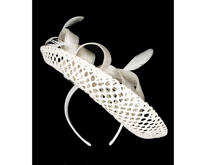 Max Alexander Chic White Fascinator Hat - Image 4