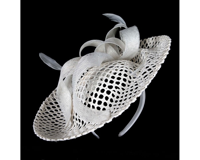 Max Alexander Chic White Fascinator Hat - Image 2