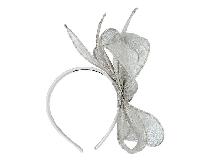 Max Alexander Elegant Silver Sinamay Bow Headband - Image 4