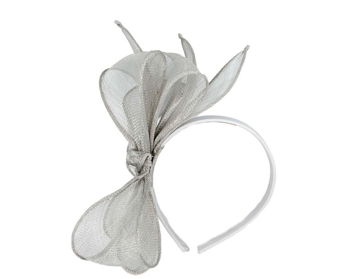 Max Alexander Elegant Silver Sinamay Bow Headband - Image 2