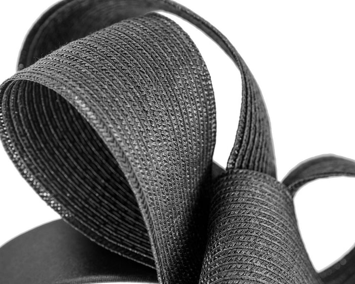 Black loops racing fascinator by Max Alexander - Image 3