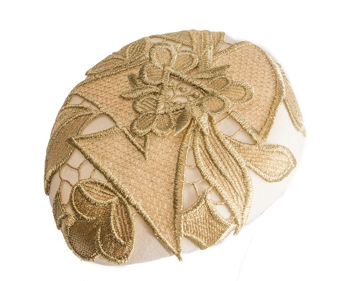 Elegant Winter Racing Cream Pillbox Fascinator with Gold Lace - Image 2