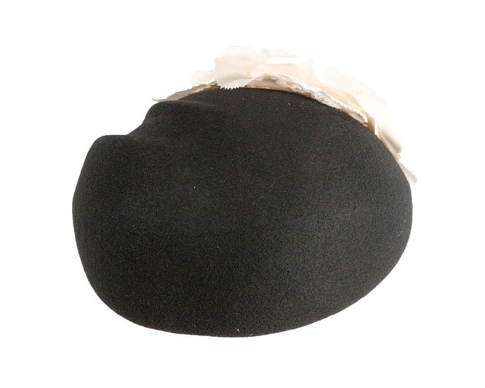 Black Felt Beret Hat with Cream Flower - Image 3