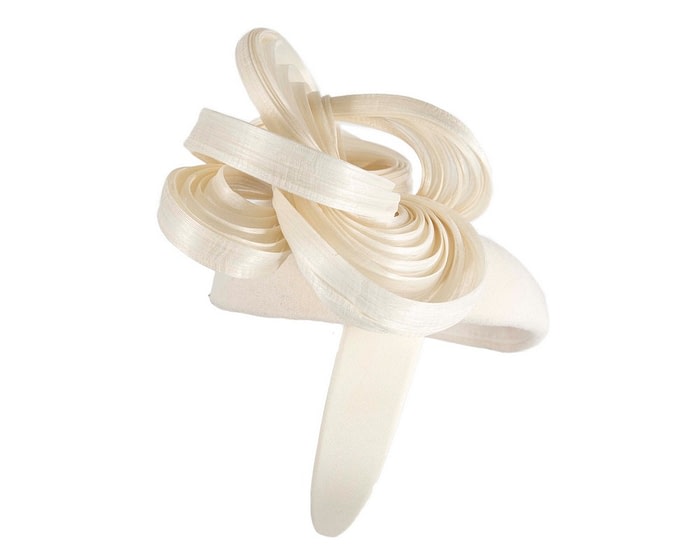 Exquisite cream winter racing fascinator by Fillies Collection - Image 4