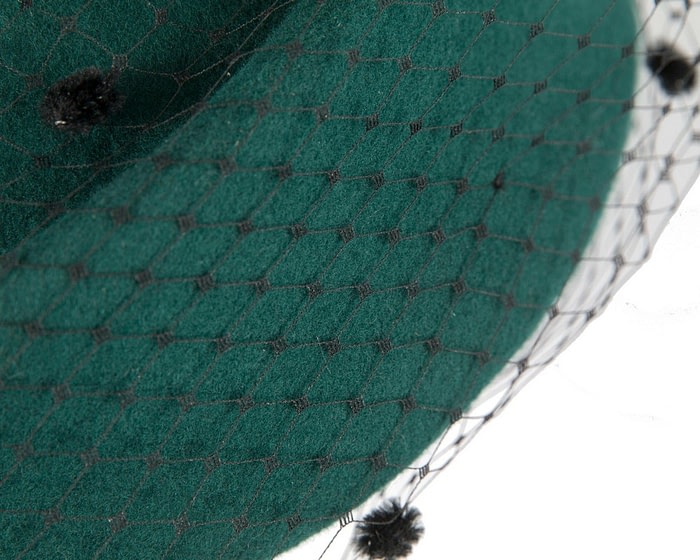 Large green felt beret hat with veil - Image 4