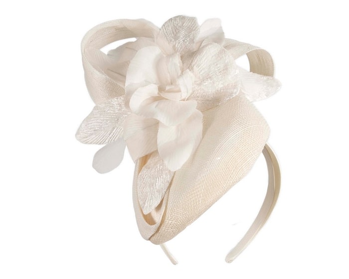 Tall cream pillbox fascinator with flower by Fillies Collection - Image 2