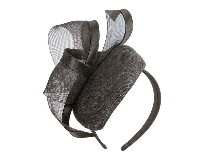 Elegant Black Pillbox Fascinator for Spring Racing - Image 2