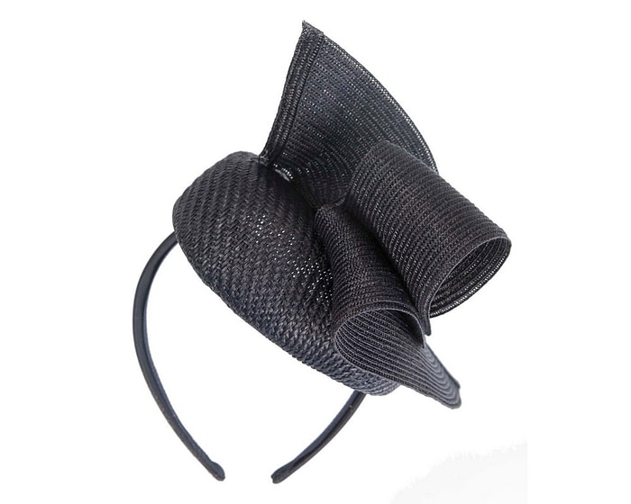 Navy racing pillbox fascinator by Fillies Collection - Image 6