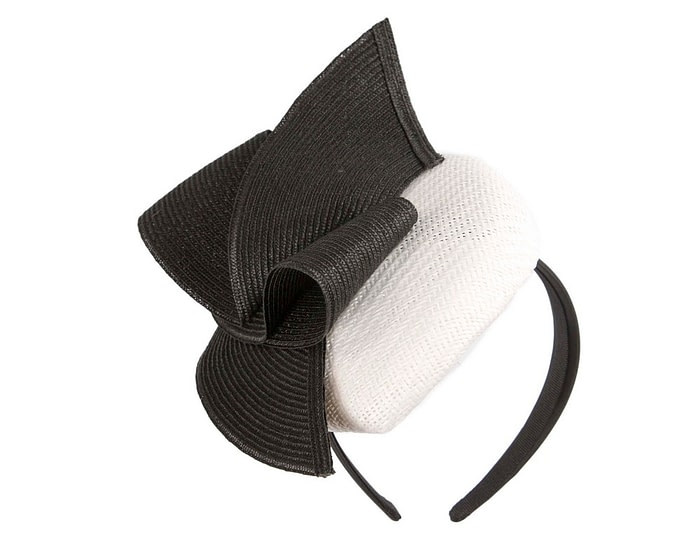 White & black racing pillbox fascinator by Fillies Collection - Image 2