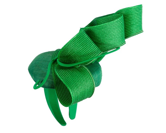 Designers green racing fascinator by Fillies Collection - Image 4