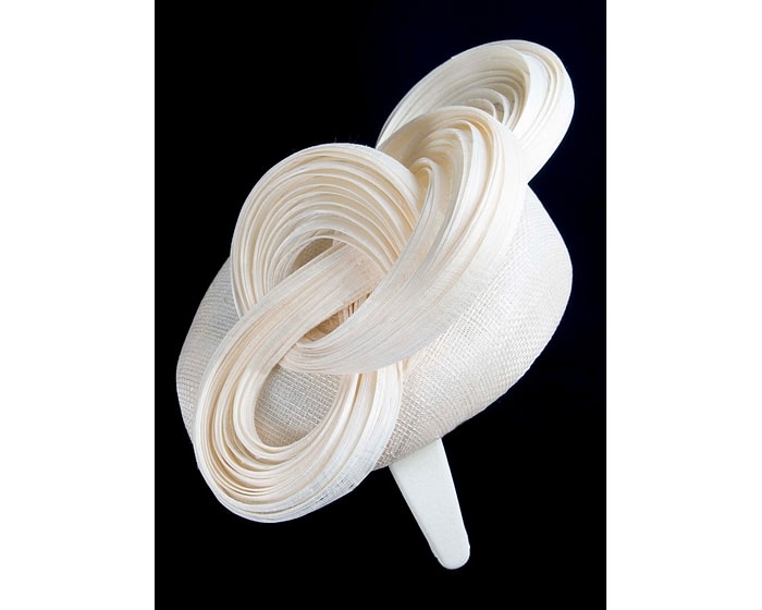 Exquisite cream spring racing fascinator by Fillies Collection - Image 4