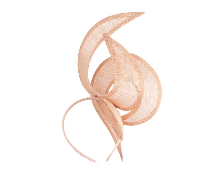 Edgy nude sinamay fascinator by Max Alexander - Image 4
