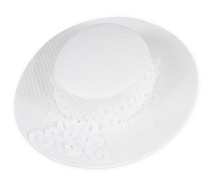 Fascinators Online - White fashionable boater hat with lace