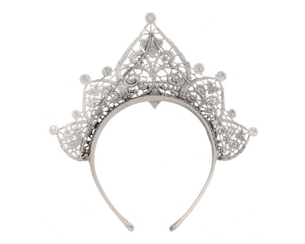 Modern silver crown racing fascinator by Cupids Millinery - Hats From OZ Modern silver crown racing fascinator by Cupids Millinery - Image 4