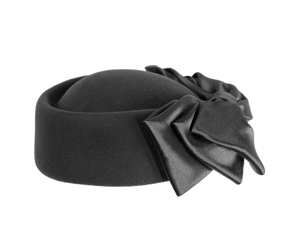 Black felt beret with bow by Fillies Collection - Hats From OZ Black felt beret with bow by Fillies Collection - Image 4