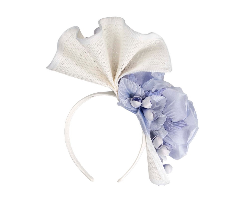 White & light blue racing fascinator by Fillies Collection - Hats From OZ White & light blue racing fascinator by Fillies Collection - Image 4