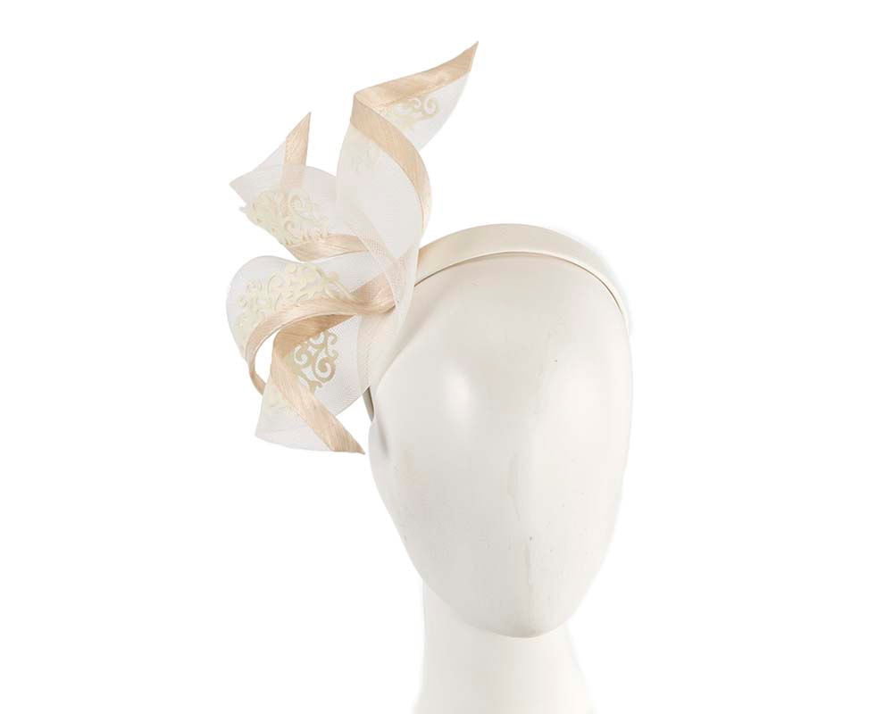 Bespoke cream fascinator by Cupids Millinery CU520 - Hats From OZ UK | CU520C Bespoke cream fascinator by Cupids Millinery CU520 - Hats From OZ UK