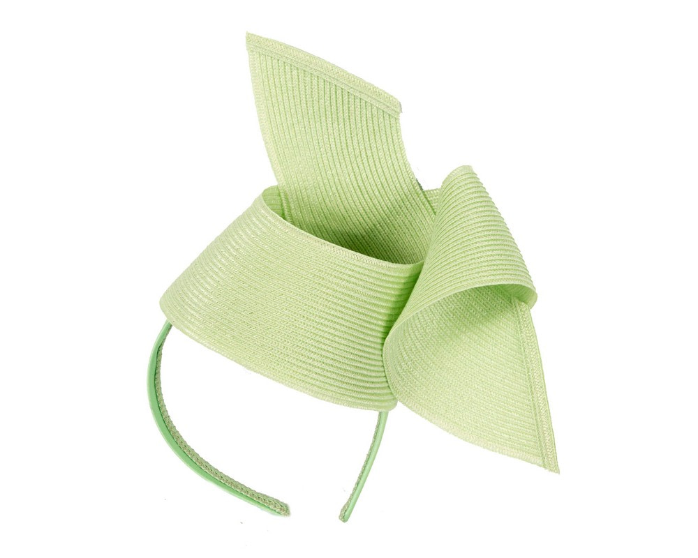Modern lime fascinator by Max Alexander - Hats From OZ UK Modern lime fascinator by Max Alexander - Image 2