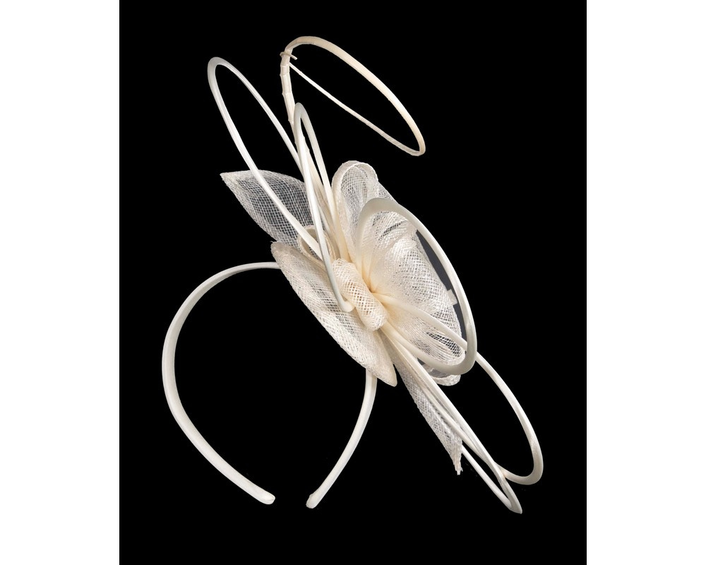 Unique cream sinamay fascinator by Max Alexander - Hats From OZ UK Unique cream sinamay fascinator by Max Alexander - Image 4
