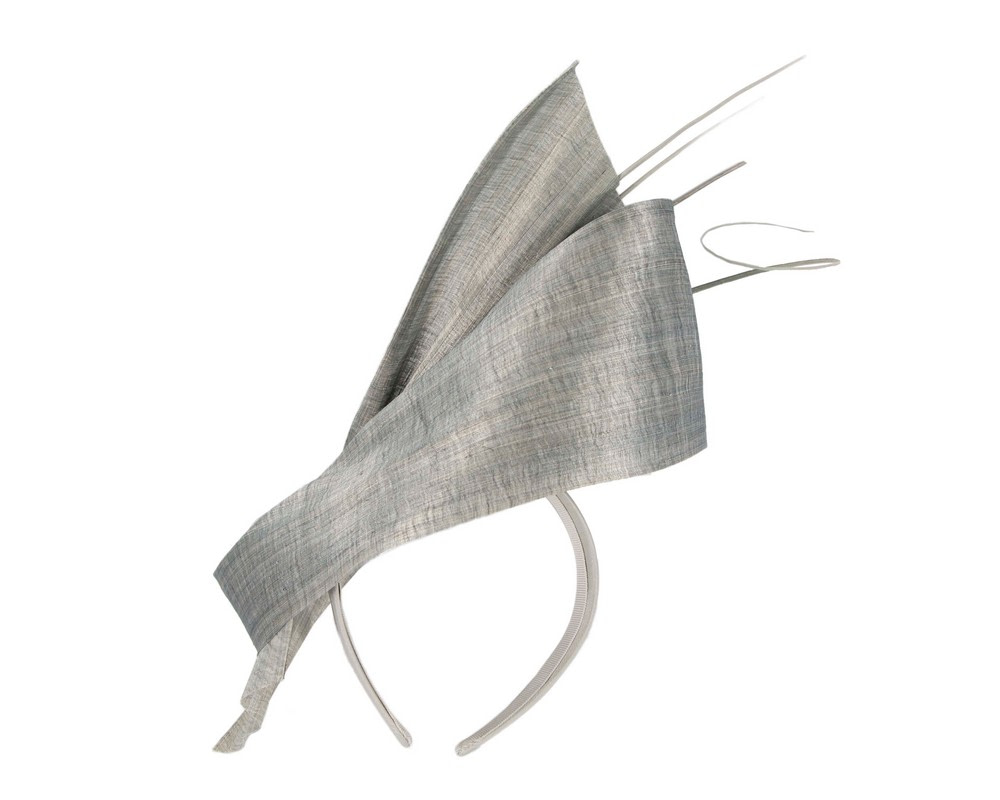 Edgy silver fascinator by Fillies Collection - Hats From OZ UK Edgy silver fascinator by Fillies Collection - Image 3