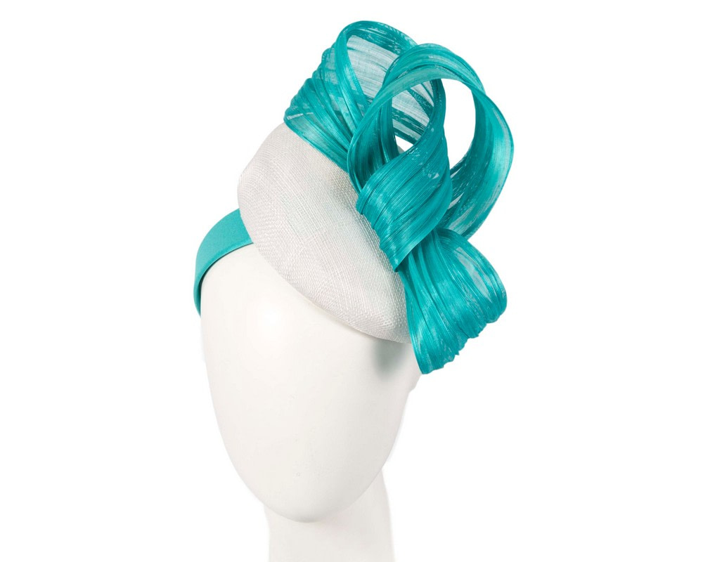 White pillbox fascinator with turquoise silk abaca bow by Fillies Collection - Hats From OZ UK White pillbox fascinator with turquoise silk abaca bow by Fillies Collection