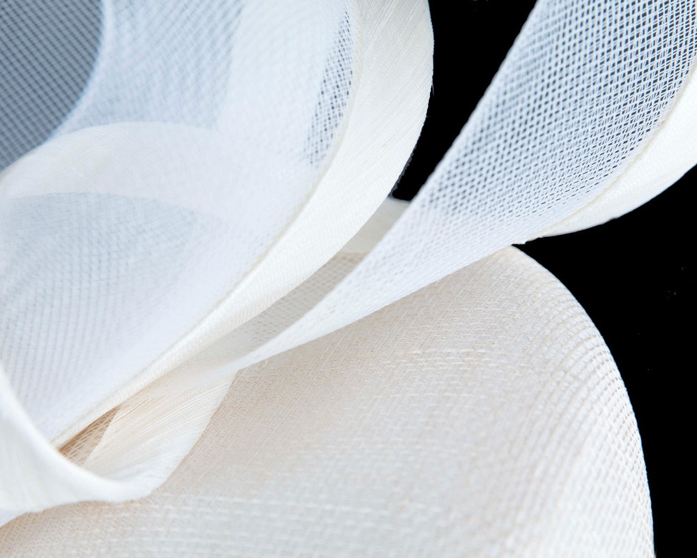 Cream pillbox fascinator by Fillies Collection - Hats From OZ UK Cream pillbox fascinator by Fillies Collection - Image 5