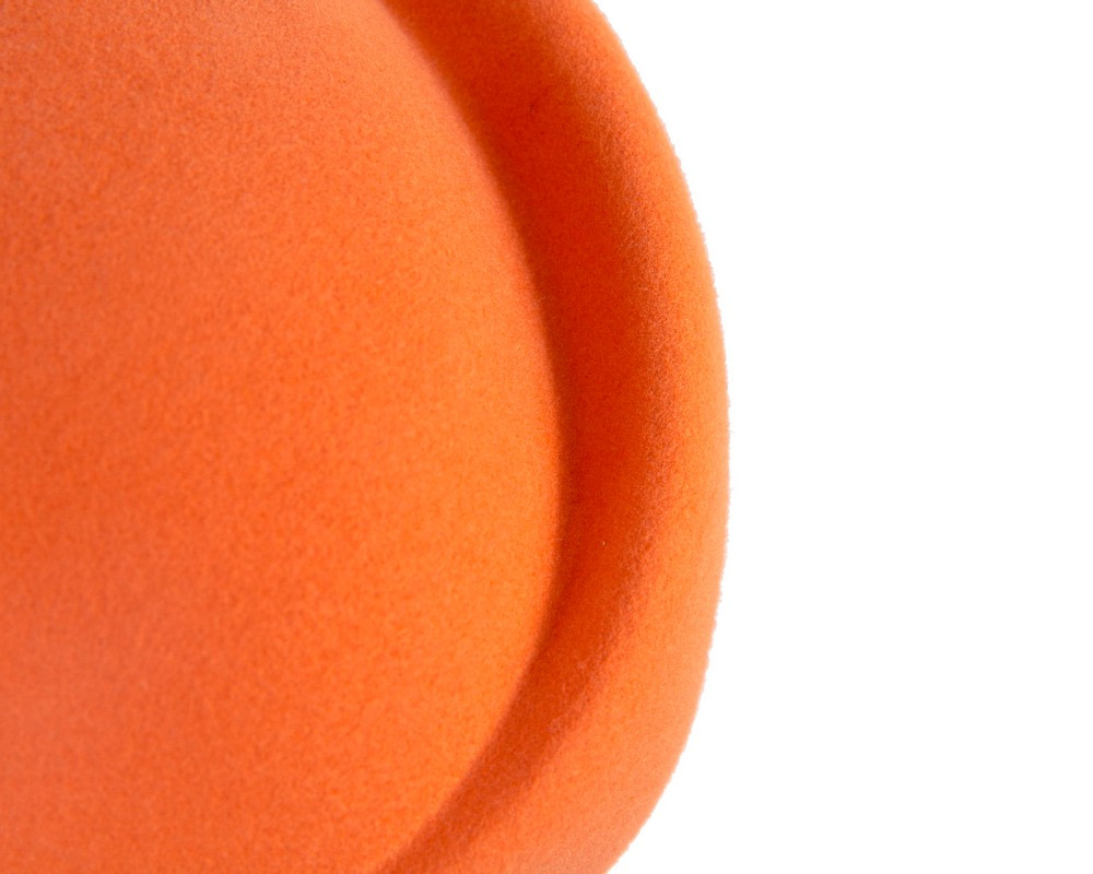 Designers orange felt ladies winter hat - Image 4